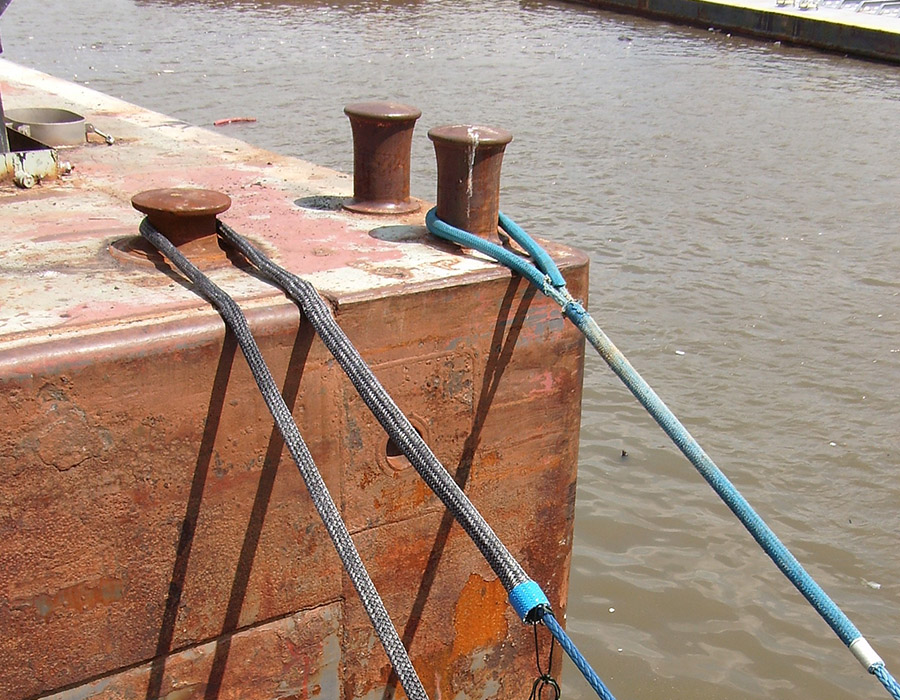 Samson Rope mooring lines securing a barge in an inland river operation